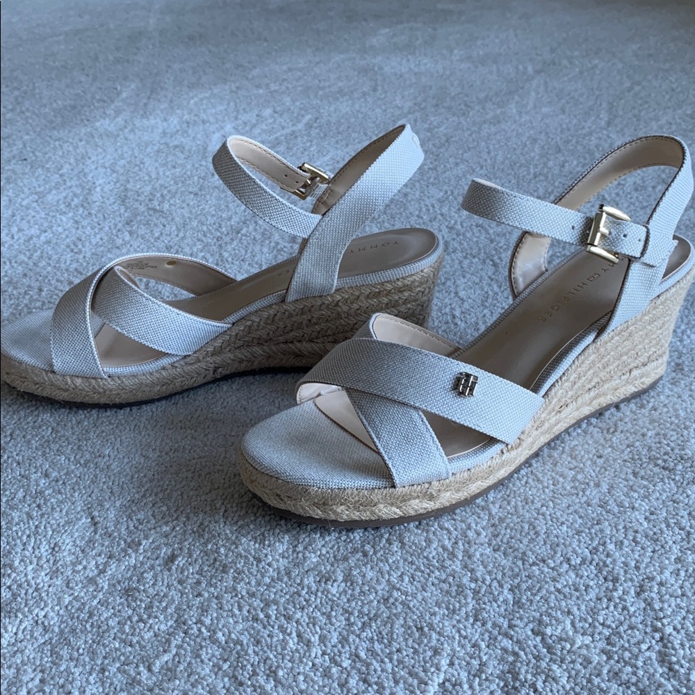 Tommy Hilfiger ivory Wedge Sandals 7-1/2